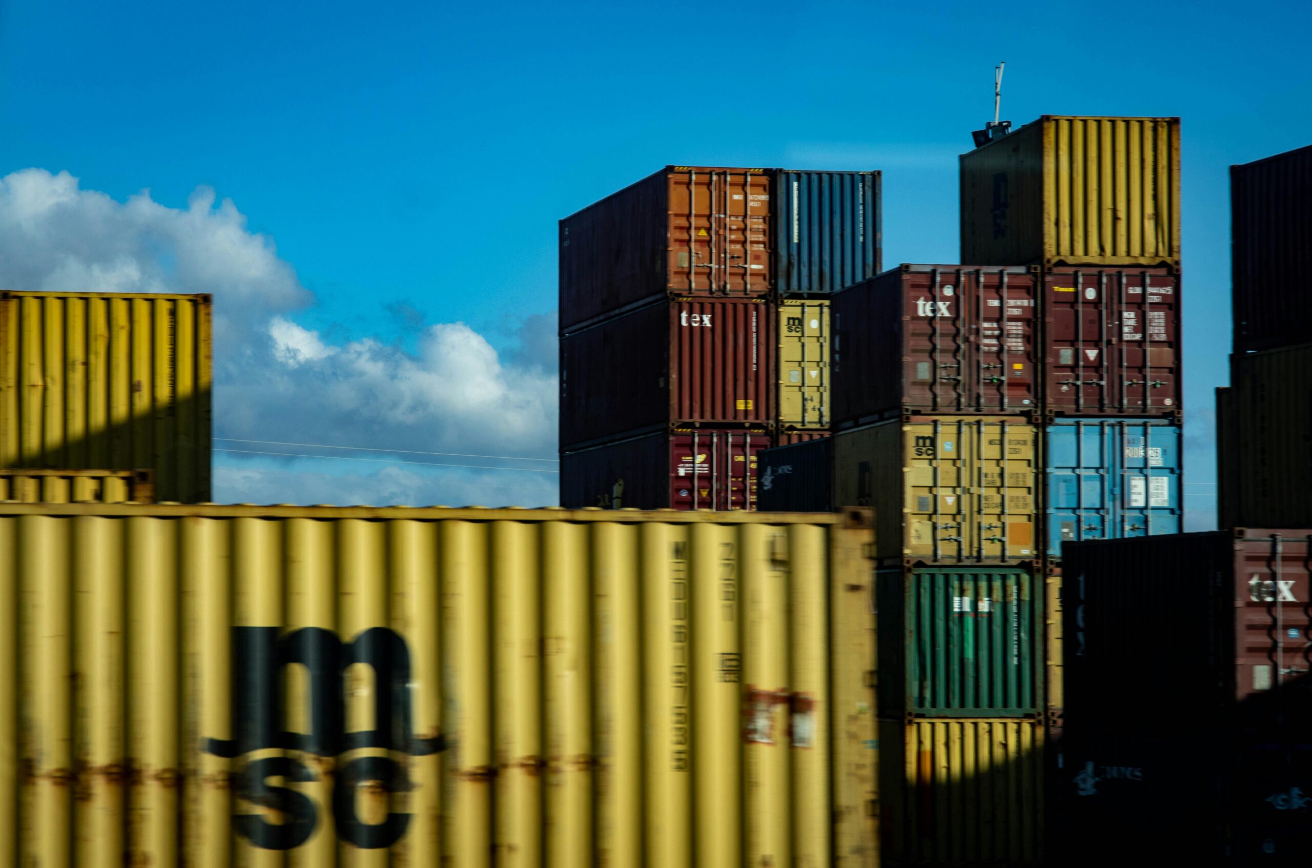 Read more about the article De ideale container huren voor jouw project: Snel en eenvoudig geregeld