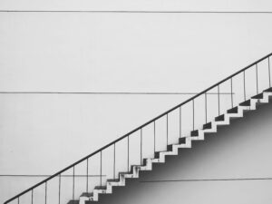 Read more about the article Waarom een stalen trap ook buitenshuis ideaal is